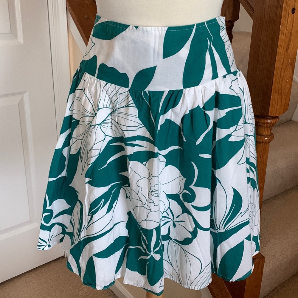 Roxy green and white floral skirt